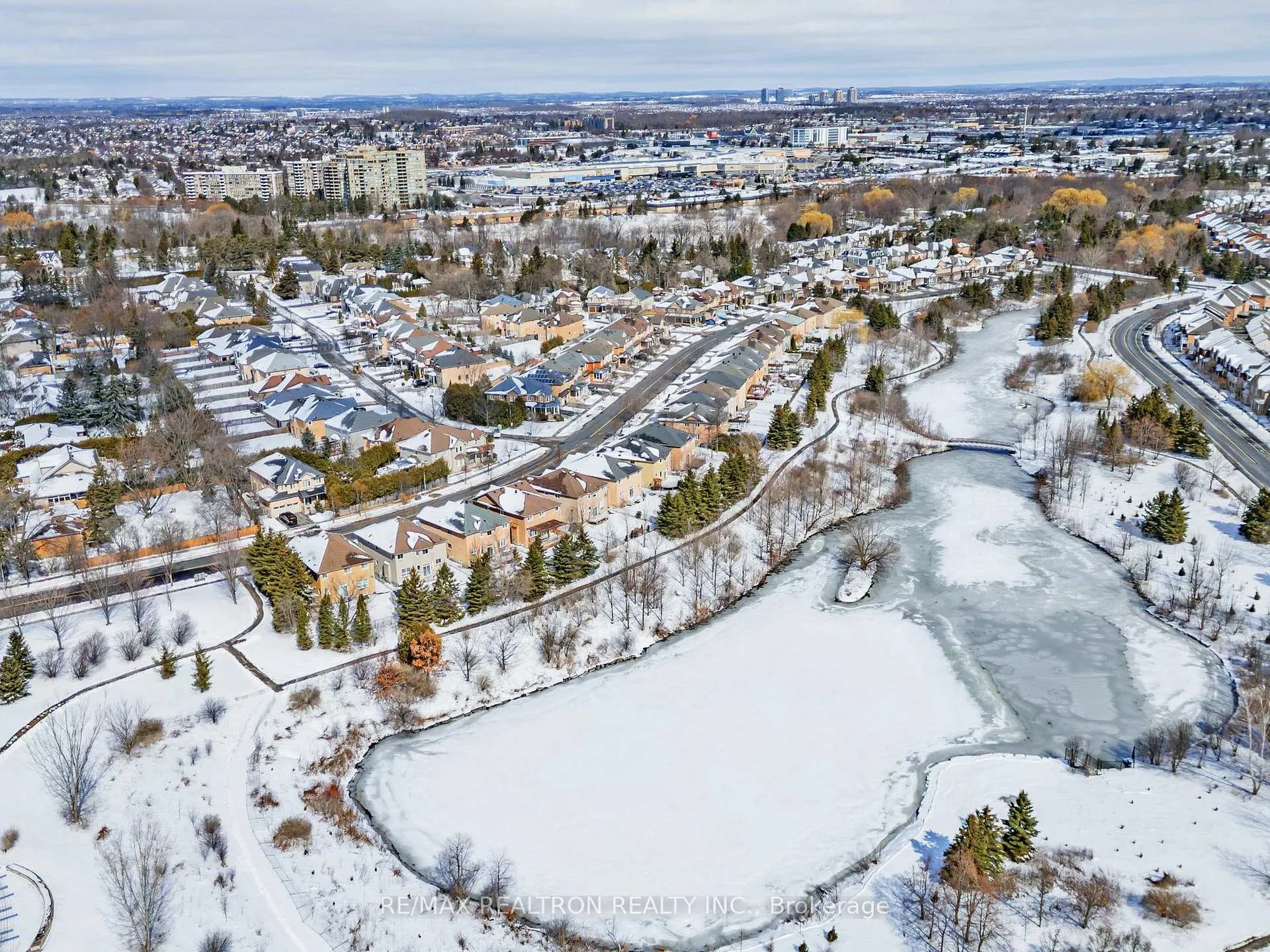 Photo 4 of 297 Castan Avenue, Markham, Village Green-South Unionville — HOMEH