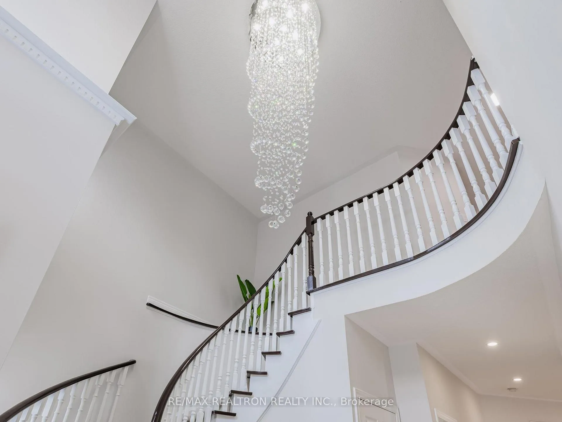 Photo 6 of 297 Castan Avenue, Markham, Village Green-South Unionville — HOMEH