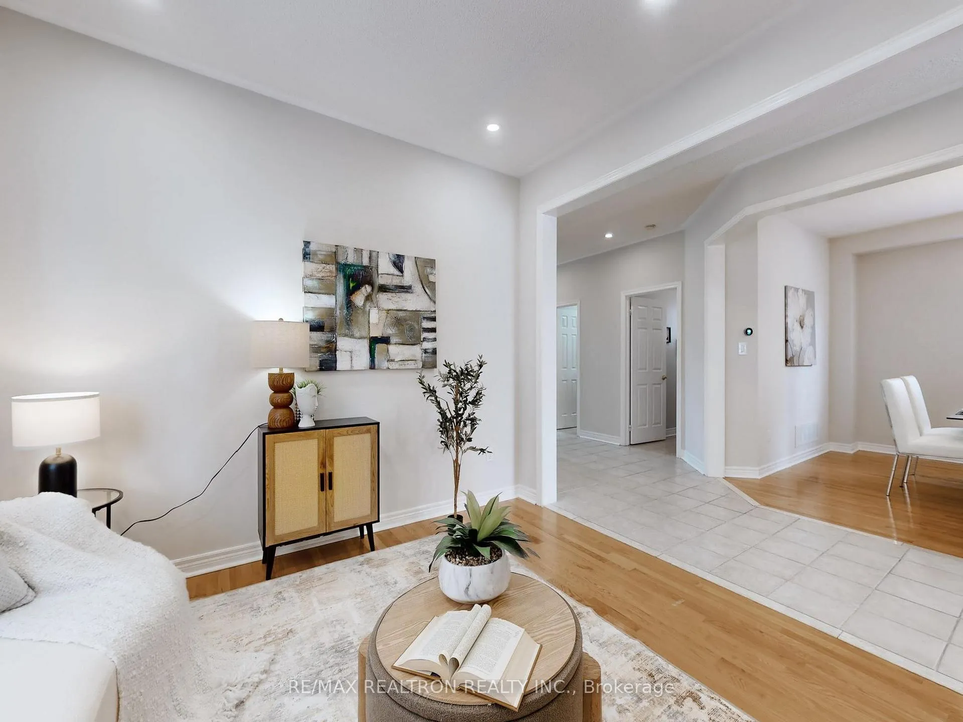 Photo 8 of 297 Castan Avenue, Markham, Village Green-South Unionville — HOMEH