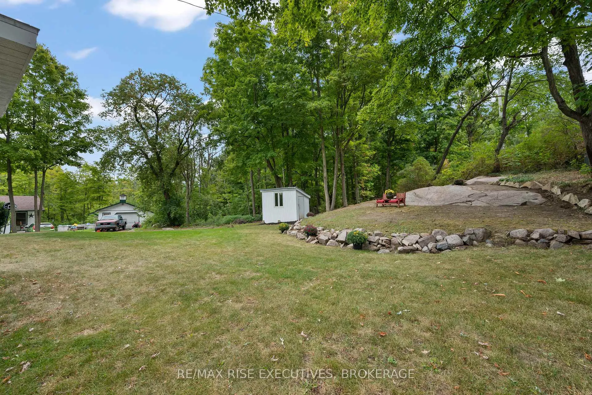 Photo 4 of 425 King Street W, Gananoque — HOMEH