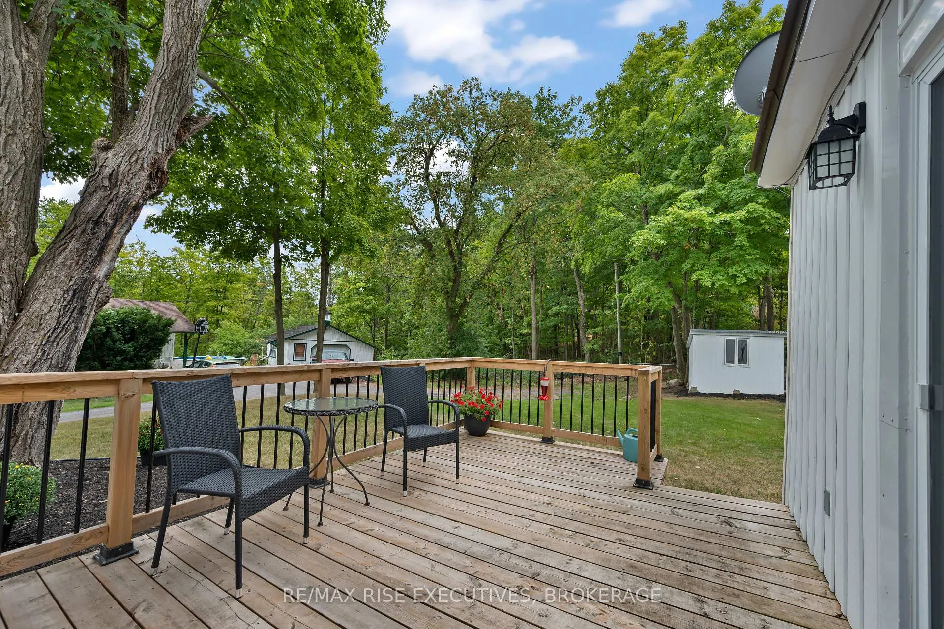 Photo 8 of 425 King Street W, Gananoque — HOMEH
