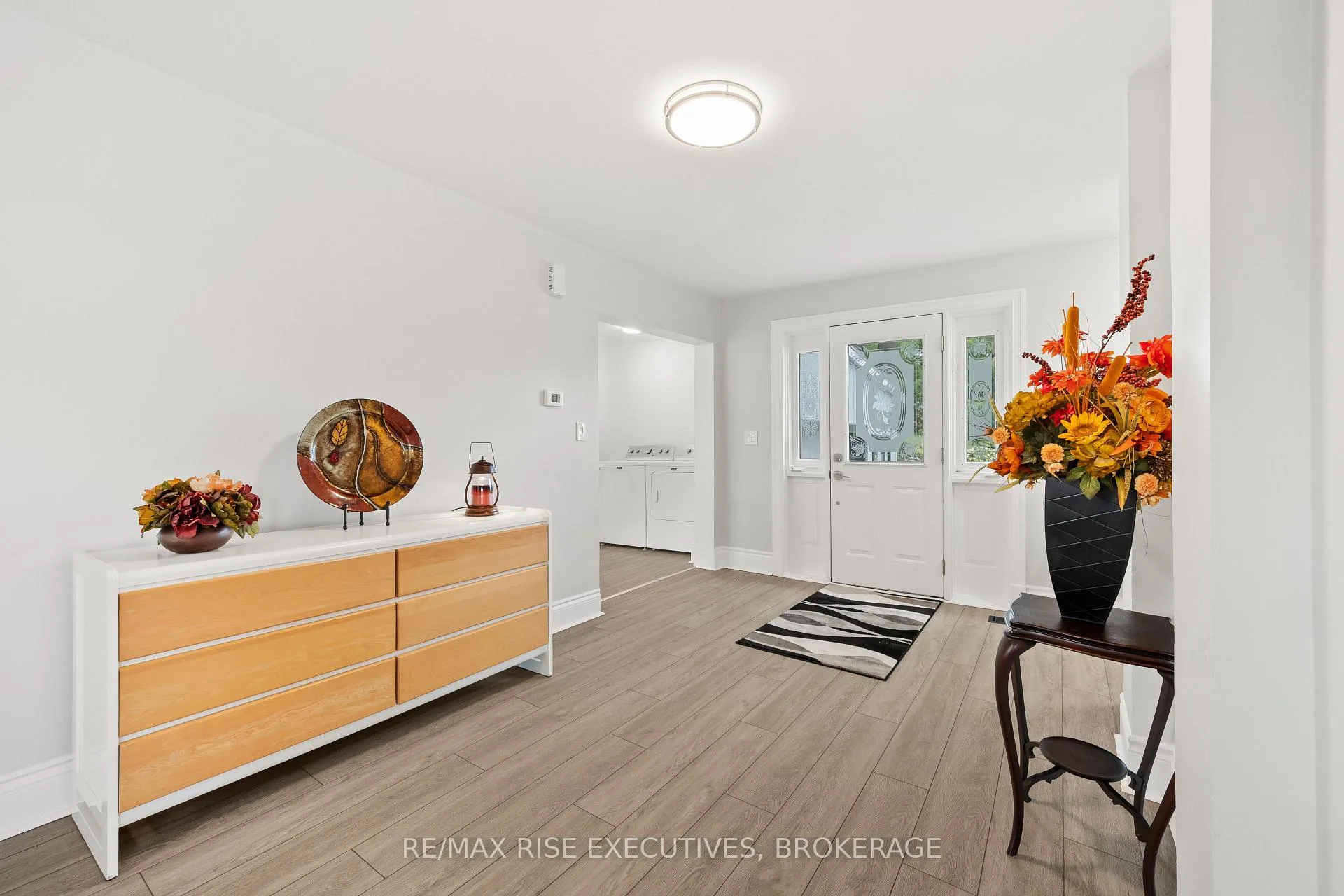 Photo 12 of 425 King Street W, Gananoque — HOMEH