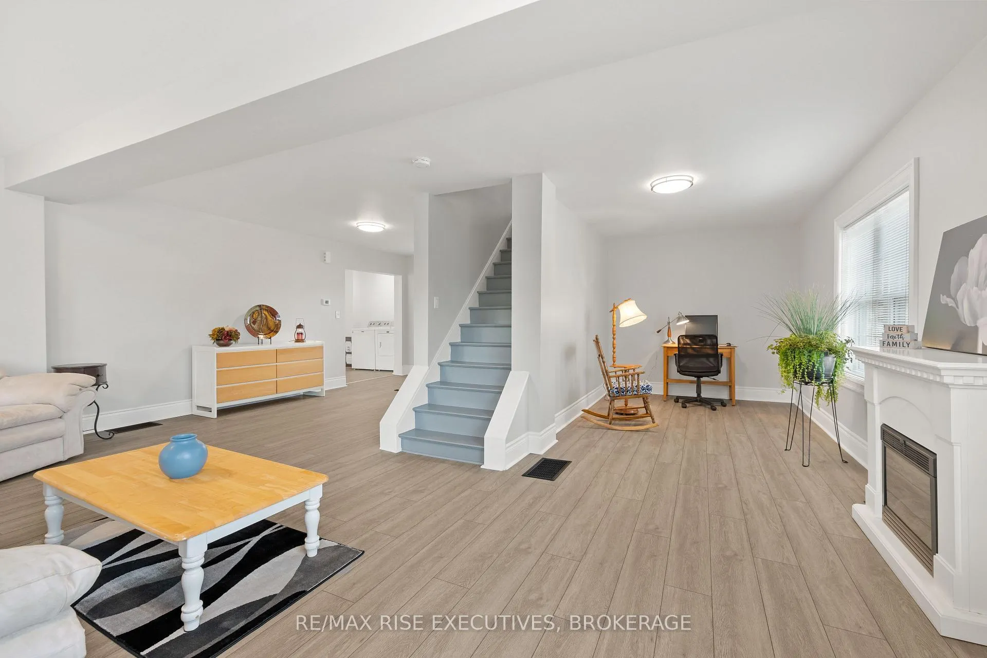 Photo 15 of 425 King Street W, Gananoque — HOMEH