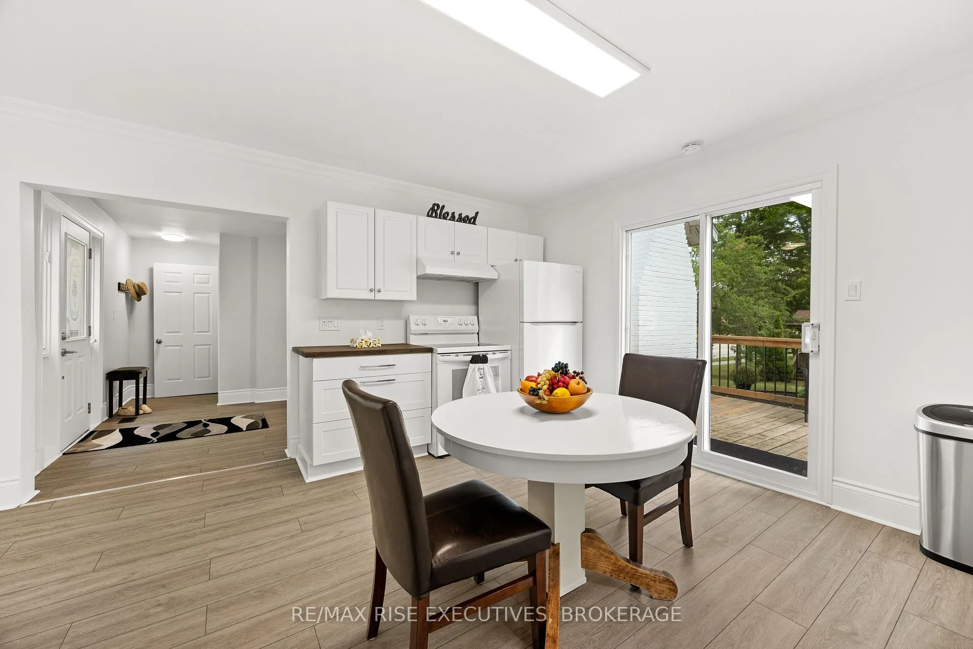 Photo 20 of 425 King Street W, Gananoque — HOMEH