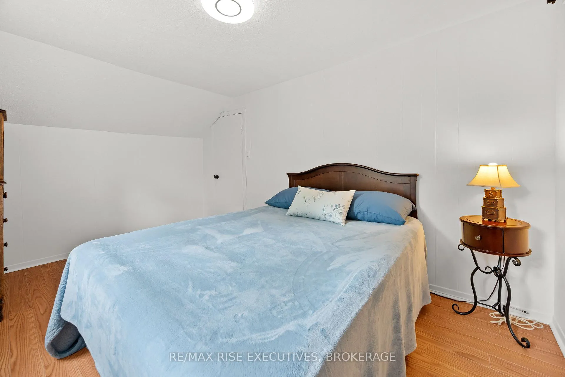 Photo 26 of 425 King Street W, Gananoque — HOMEH