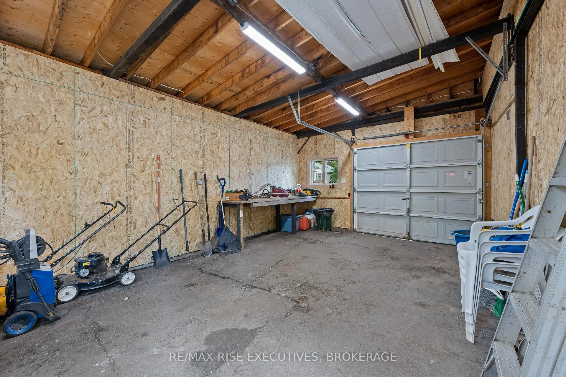 Photo 28 of 425 King Street W, Gananoque — HOMEH