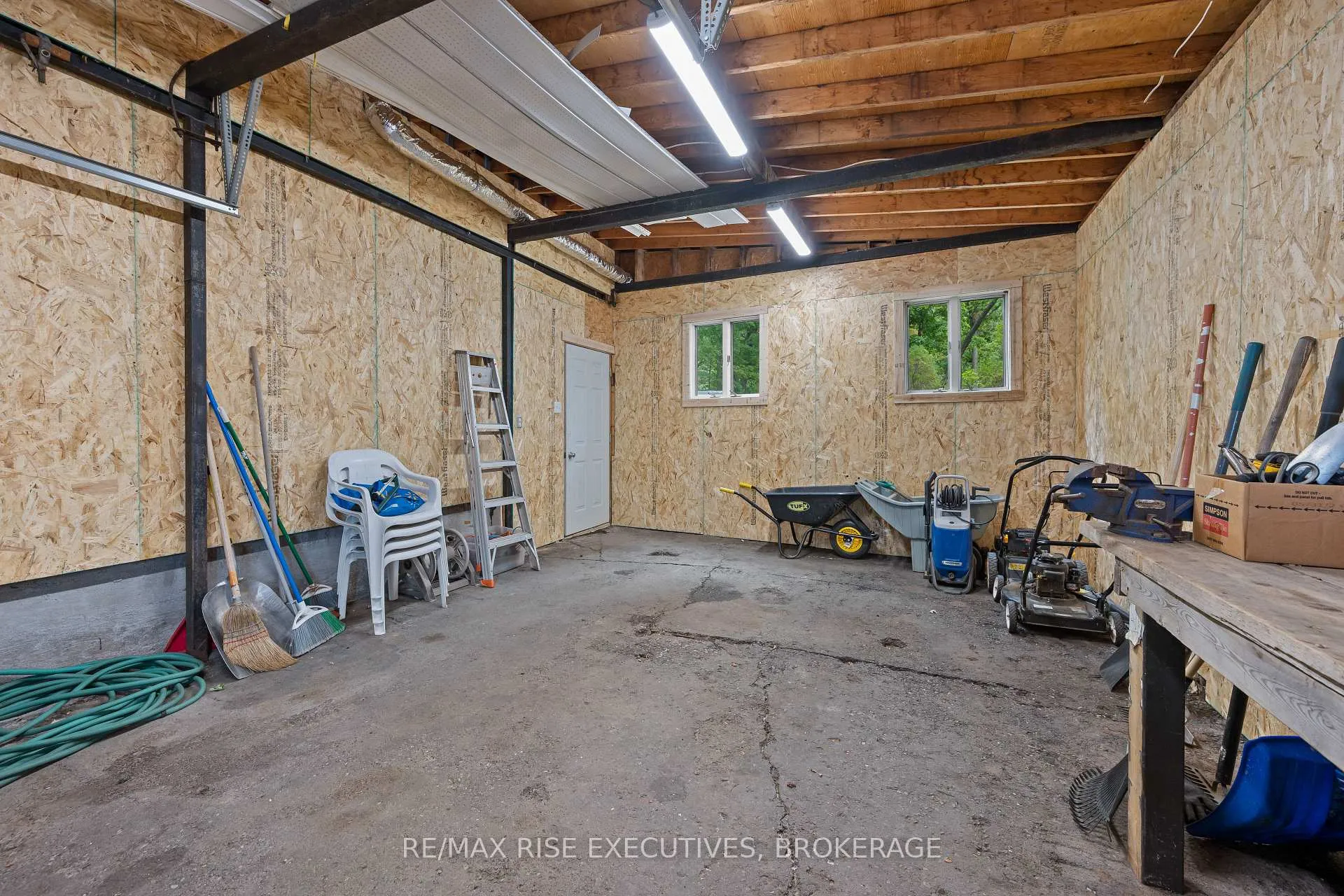 Photo 29 of 425 King Street W, Gananoque — HOMEH