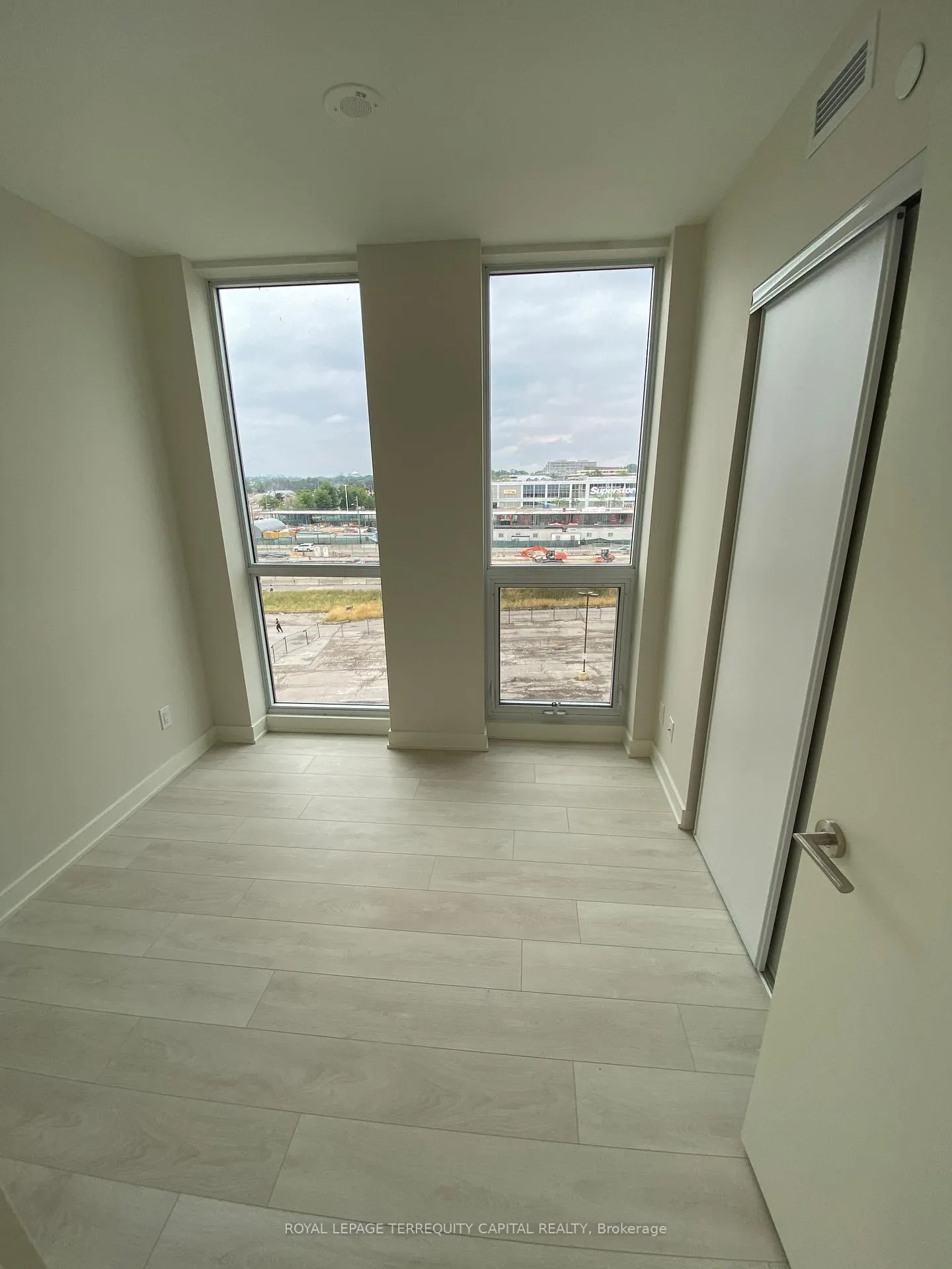 Photo 7 of Unit 602, 6 Sonic Way, Toronto, Flemingdon Park — HOMEH