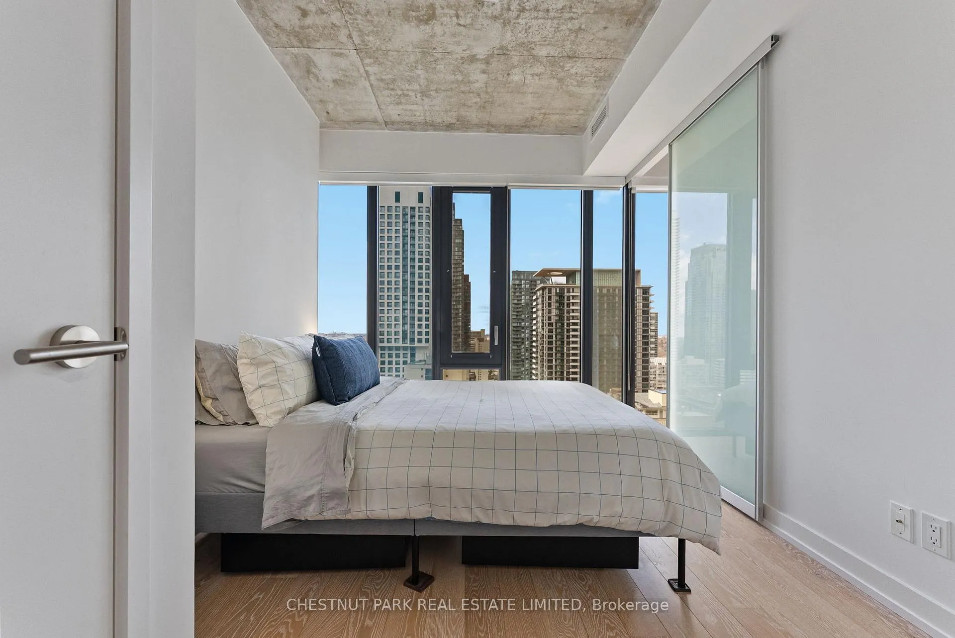 Photo 10 of Unit 2303, 161 Roehampton Avenue, Toronto, Mount Pleasant West — HOMEH