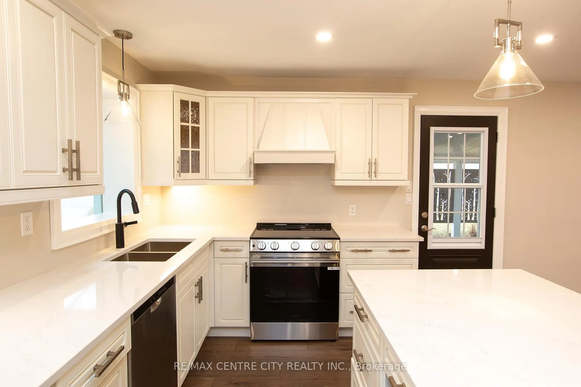 Photo 5 of 2193 Miller Avenue, Perth East, Shakespeare — HOMEH