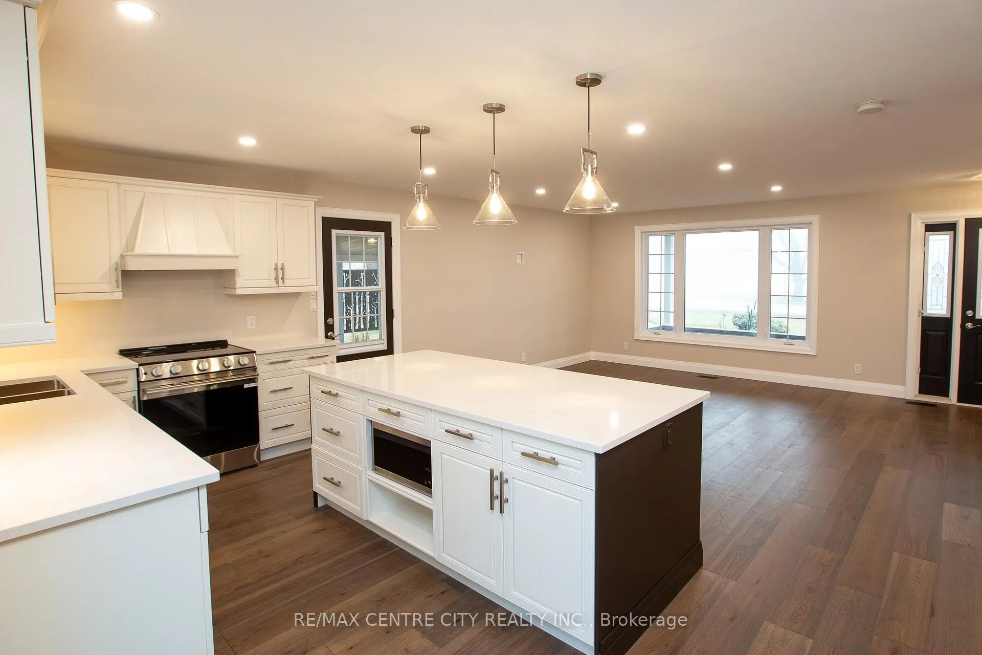 Photo 13 of 2193 Miller Avenue, Perth East, Shakespeare — HOMEH