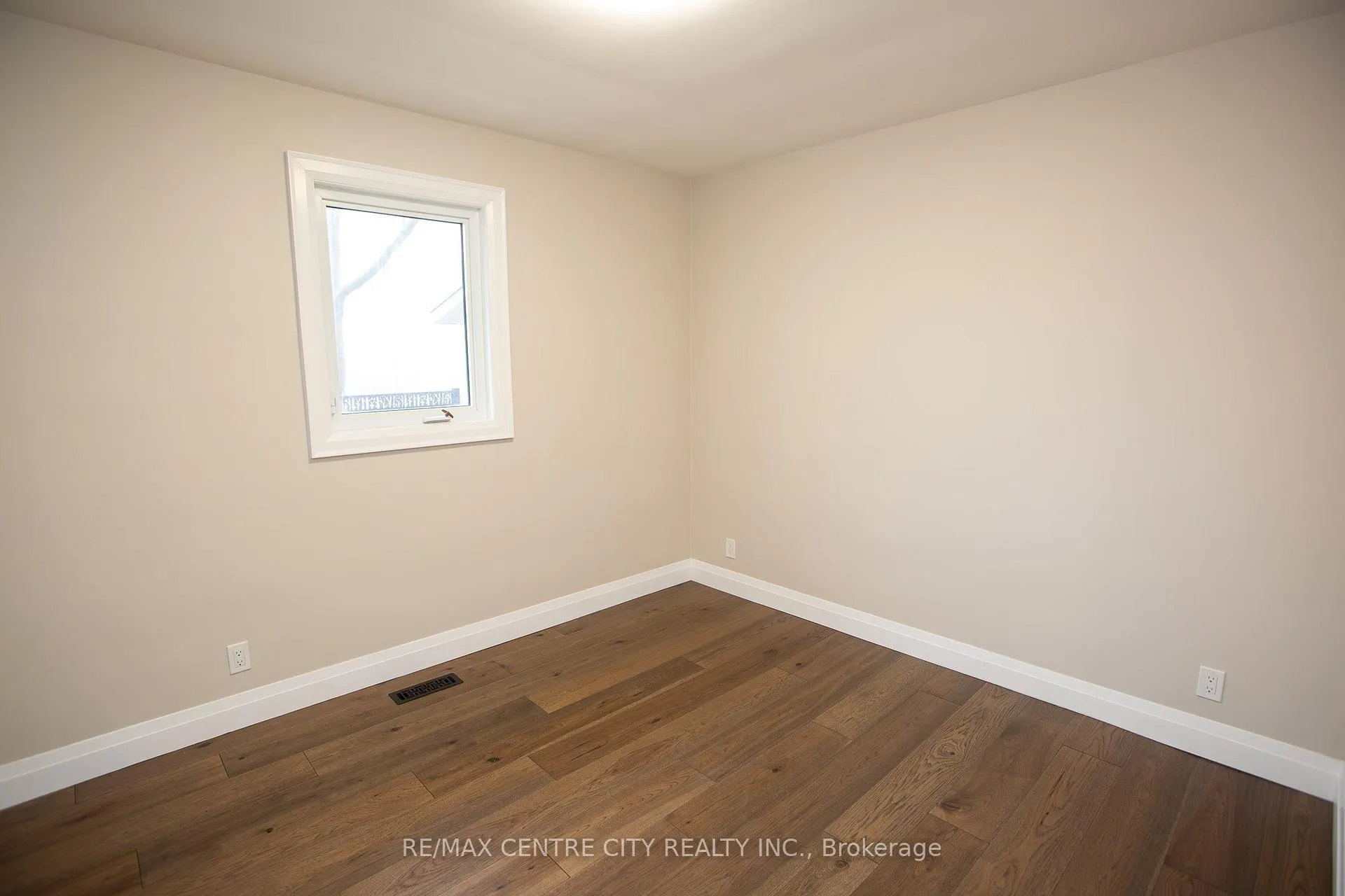Photo 31 of 2193 Miller Avenue, Perth East, Shakespeare — HOMEH