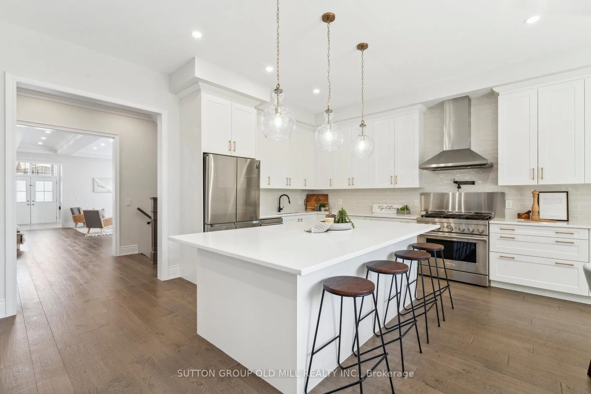 Photo 4 of 4 Daisy Meadow Crescent, Caledon, Caledon East — HOMEH