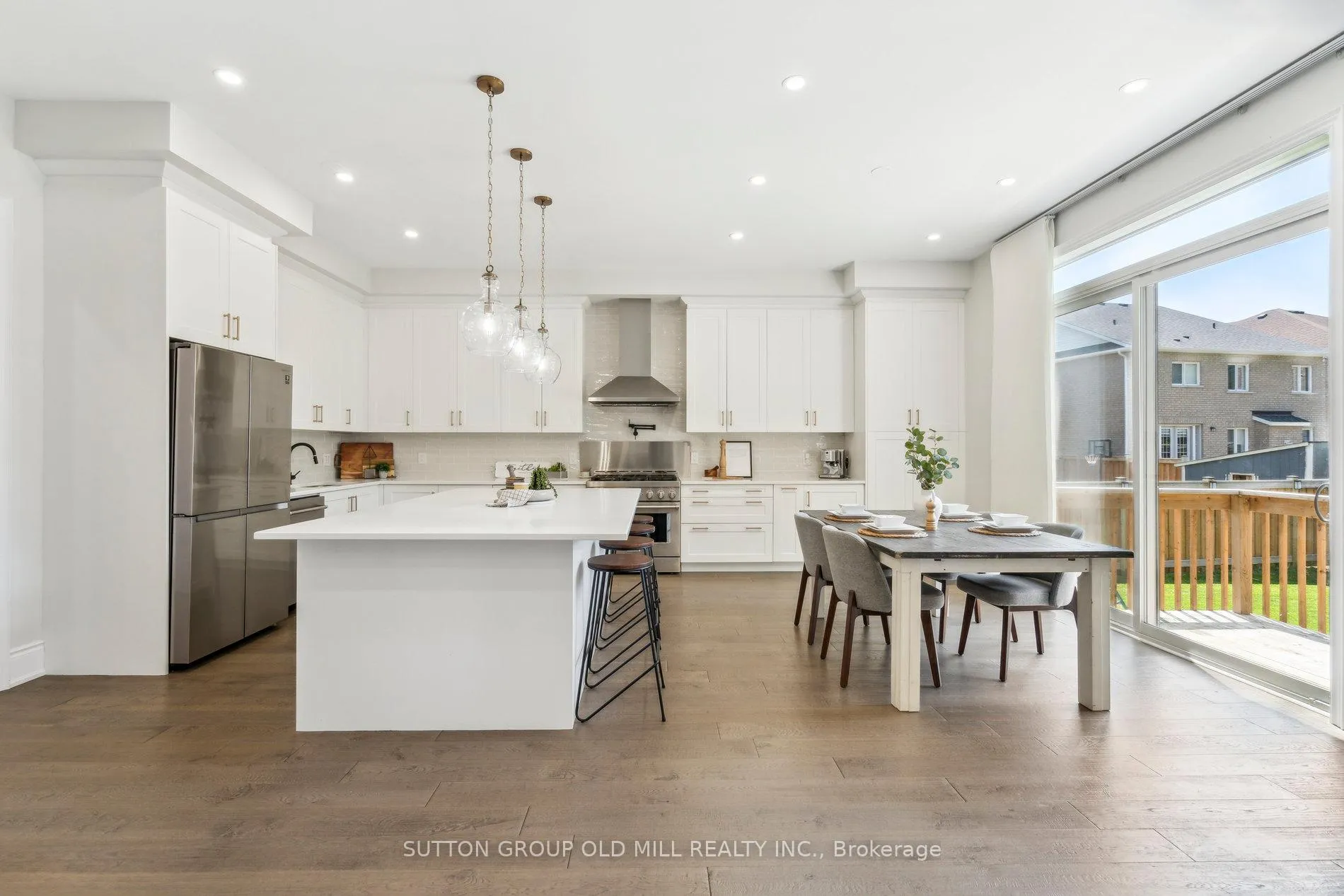 Photo 5 of 4 Daisy Meadow Crescent, Caledon, Caledon East — HOMEH
