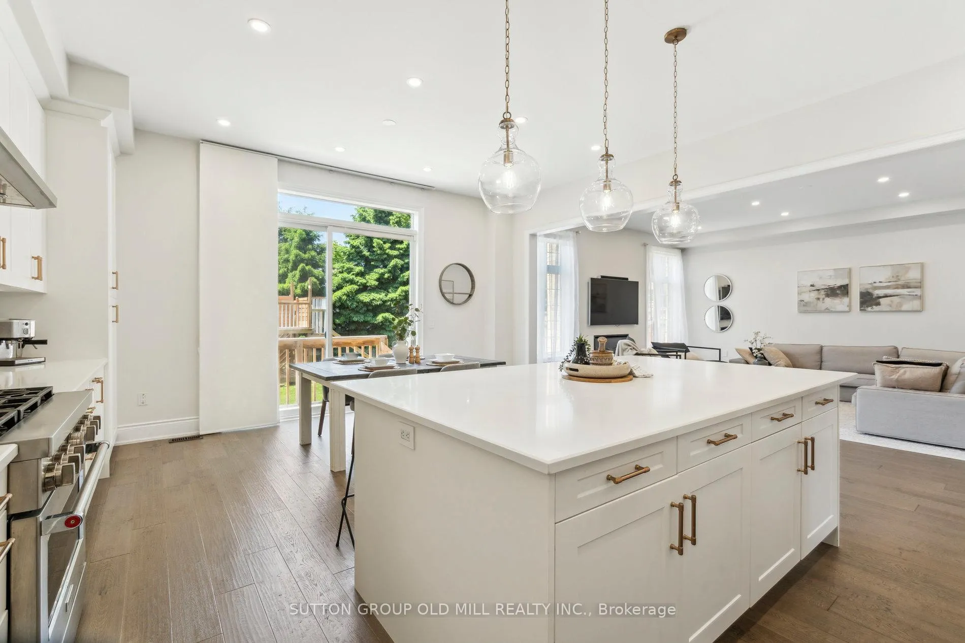 Photo 6 of 4 Daisy Meadow Crescent, Caledon, Caledon East — HOMEH