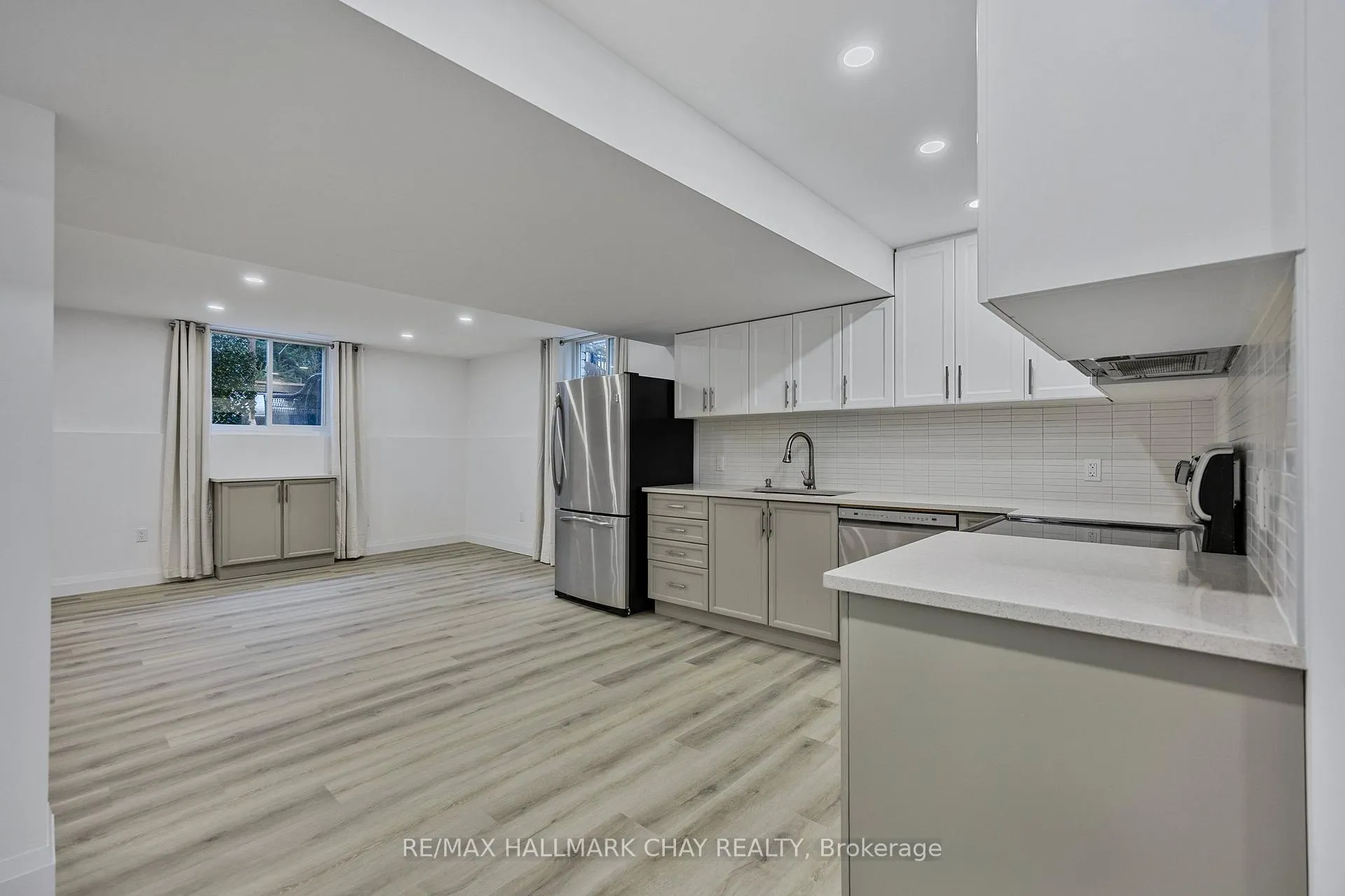 Photo 2 of Unit Lower, 27 Spencer Drive, Barrie, Innis-Shore — HOMEH