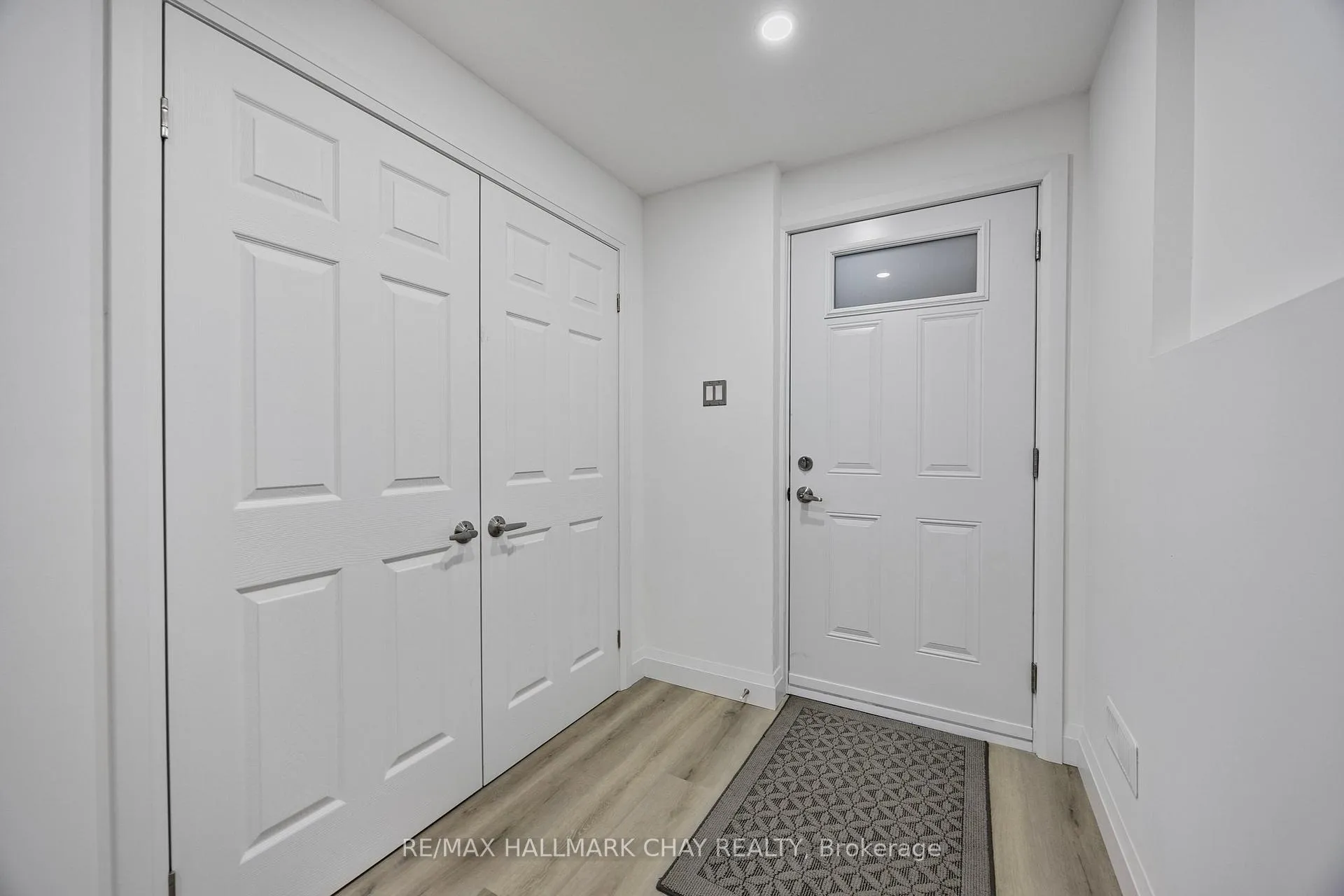 Photo 9 of Unit Lower, 27 Spencer Drive, Barrie, Innis-Shore — HOMEH