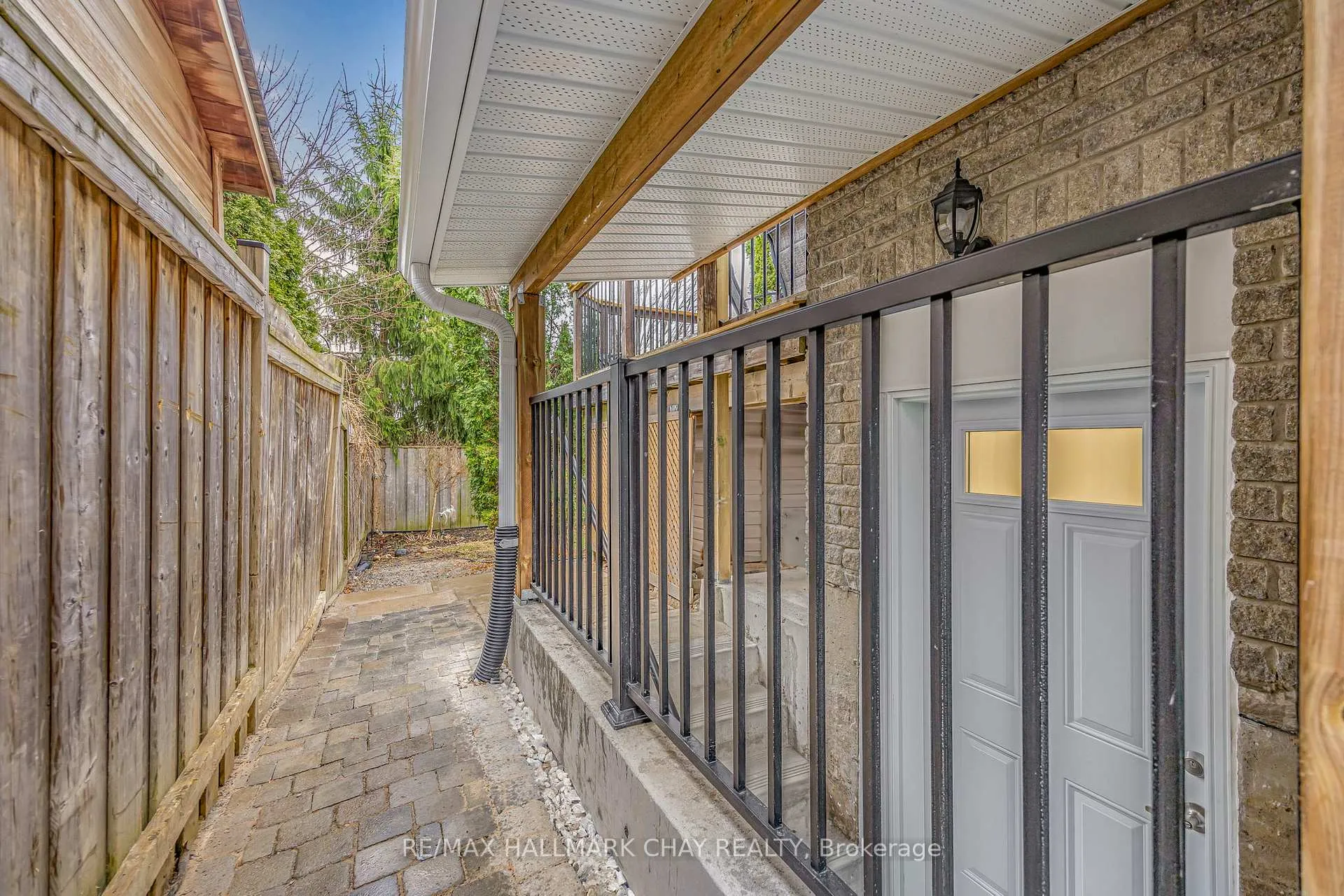Photo 10 of Unit Lower, 27 Spencer Drive, Barrie, Innis-Shore — HOMEH