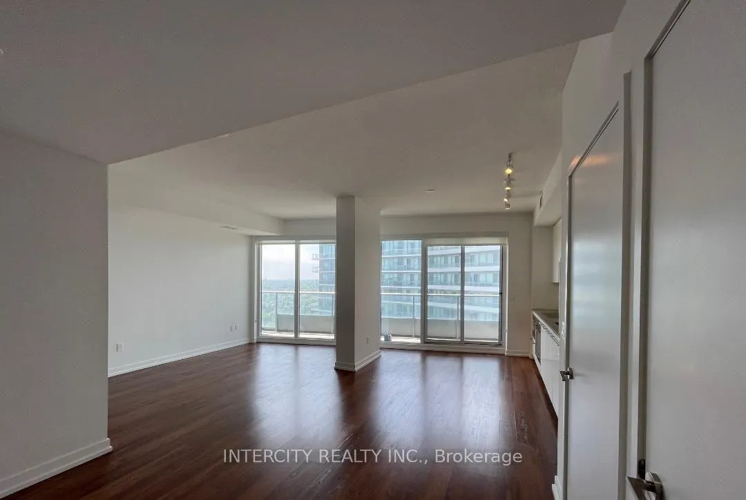 Photo 5 of Unit 3807, 117 McMahon Drive, North York, Bayview Village — HOMEH