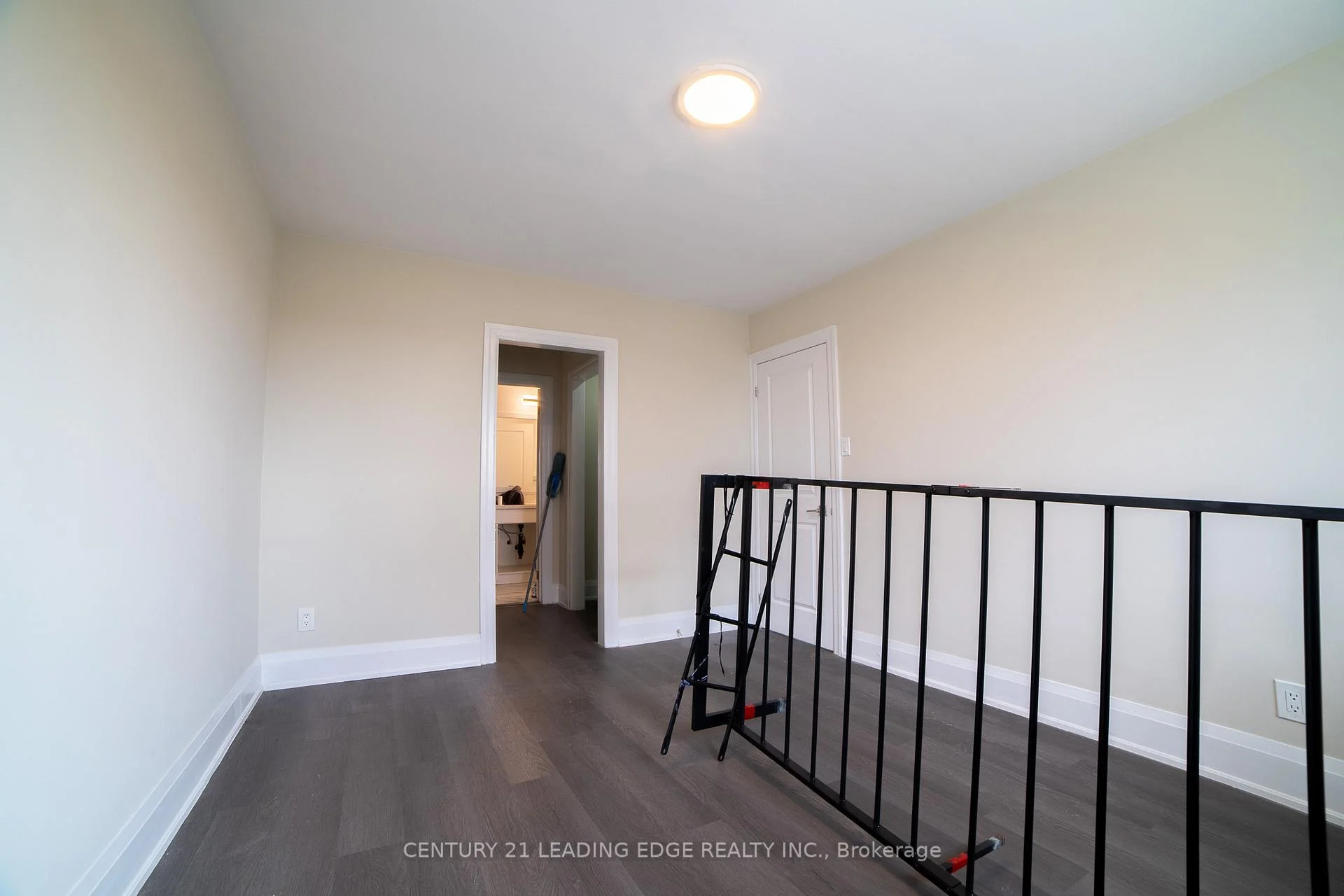 Photo 11 of 34 Petiole Road, North York, Glenfield-Jane Heights — HOMEH