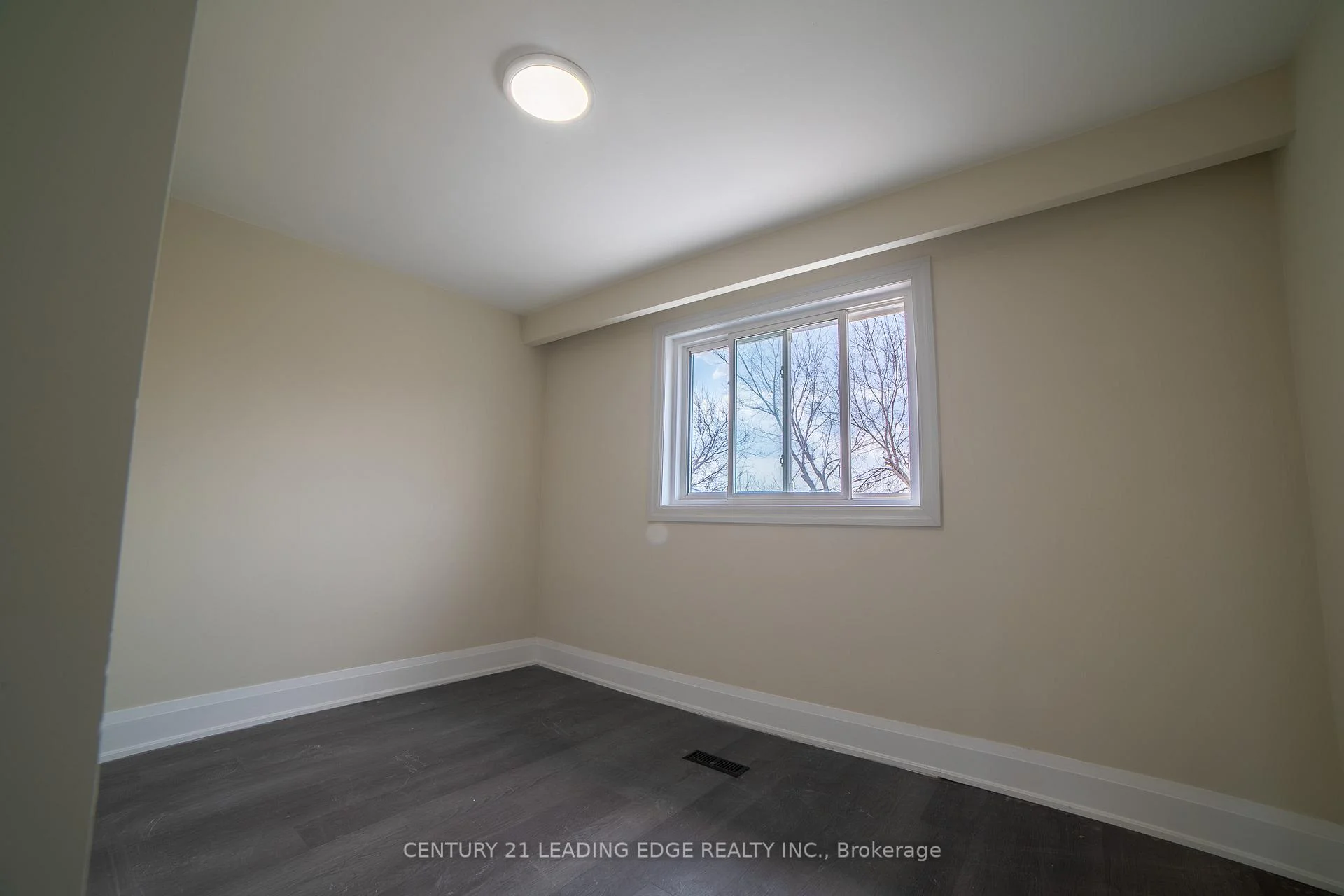 Photo 14 of 34 Petiole Road, North York, Glenfield-Jane Heights — HOMEH