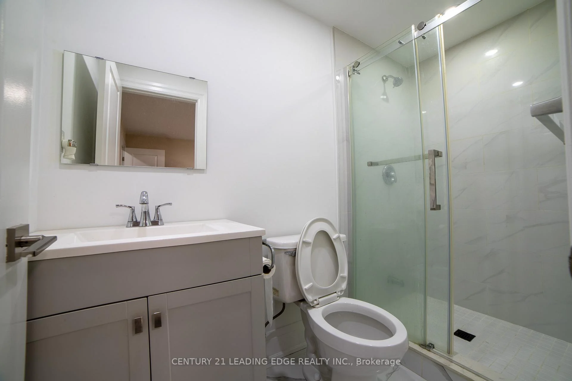 Photo 22 of 34 Petiole Road, North York, Glenfield-Jane Heights — HOMEH