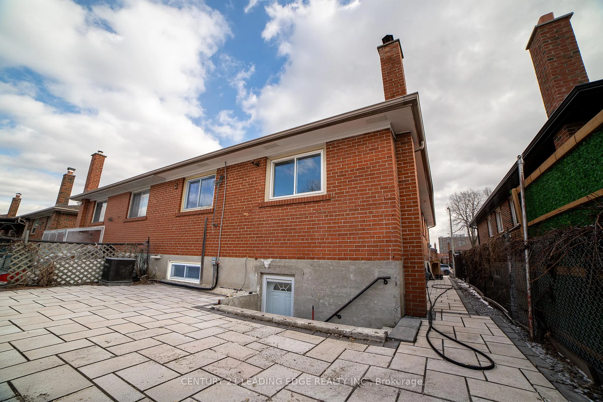 Photo 29 of 34 Petiole Road, North York, Glenfield-Jane Heights — HOMEH