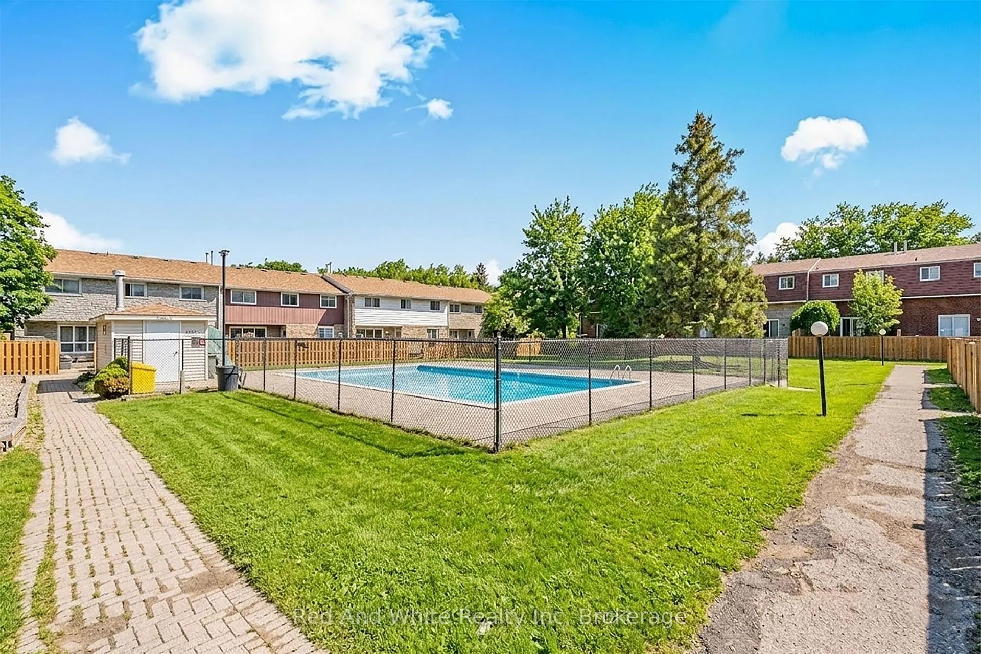 Photo 11 of Unit 43, 423 Westwood Drive, Kitchener — HOMEH