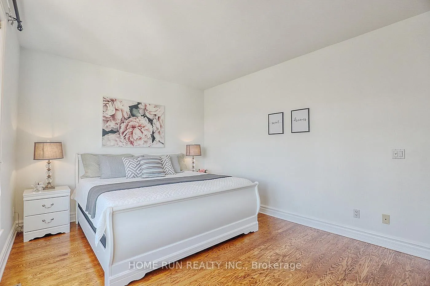 Photo 9 of 2 Waterford Way, Ottawa, Pineglen/Country Place — HOMEH