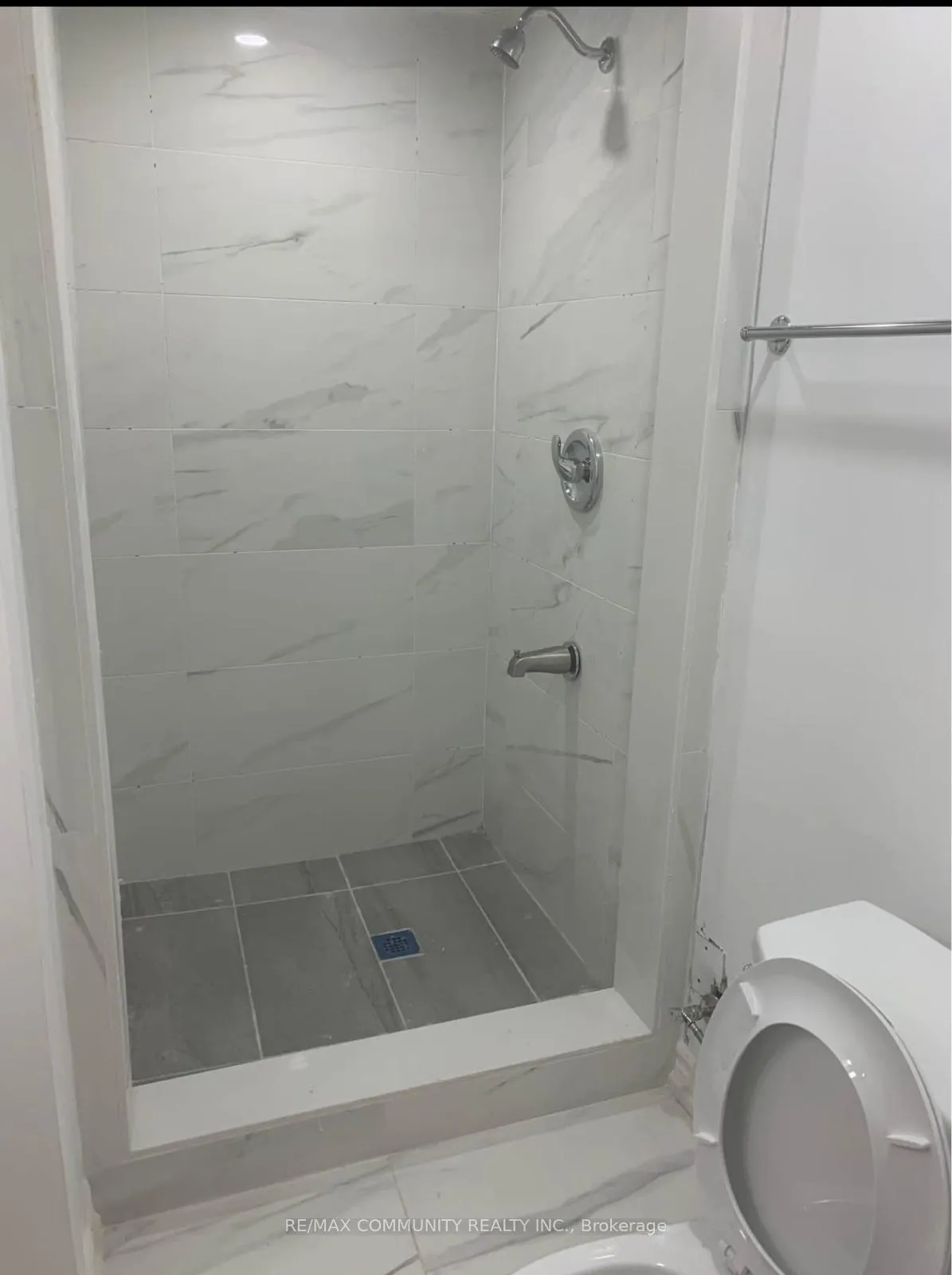 Photo 8 of Unit Bsmt, 116 Elephant Hill Drive, Clarington, Bowmanville — HOMEH