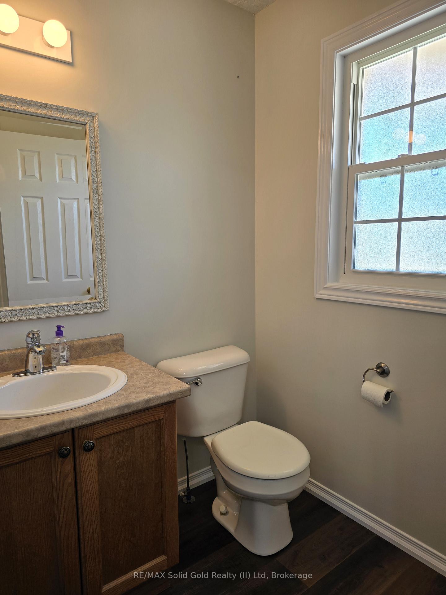 Photo 3 of 70 Dahlia Street, Kitchener — HOMEH