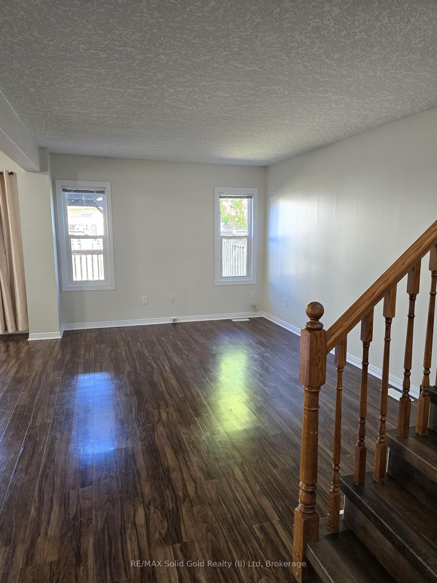 Photo 5 of 70 Dahlia Street, Kitchener — HOMEH