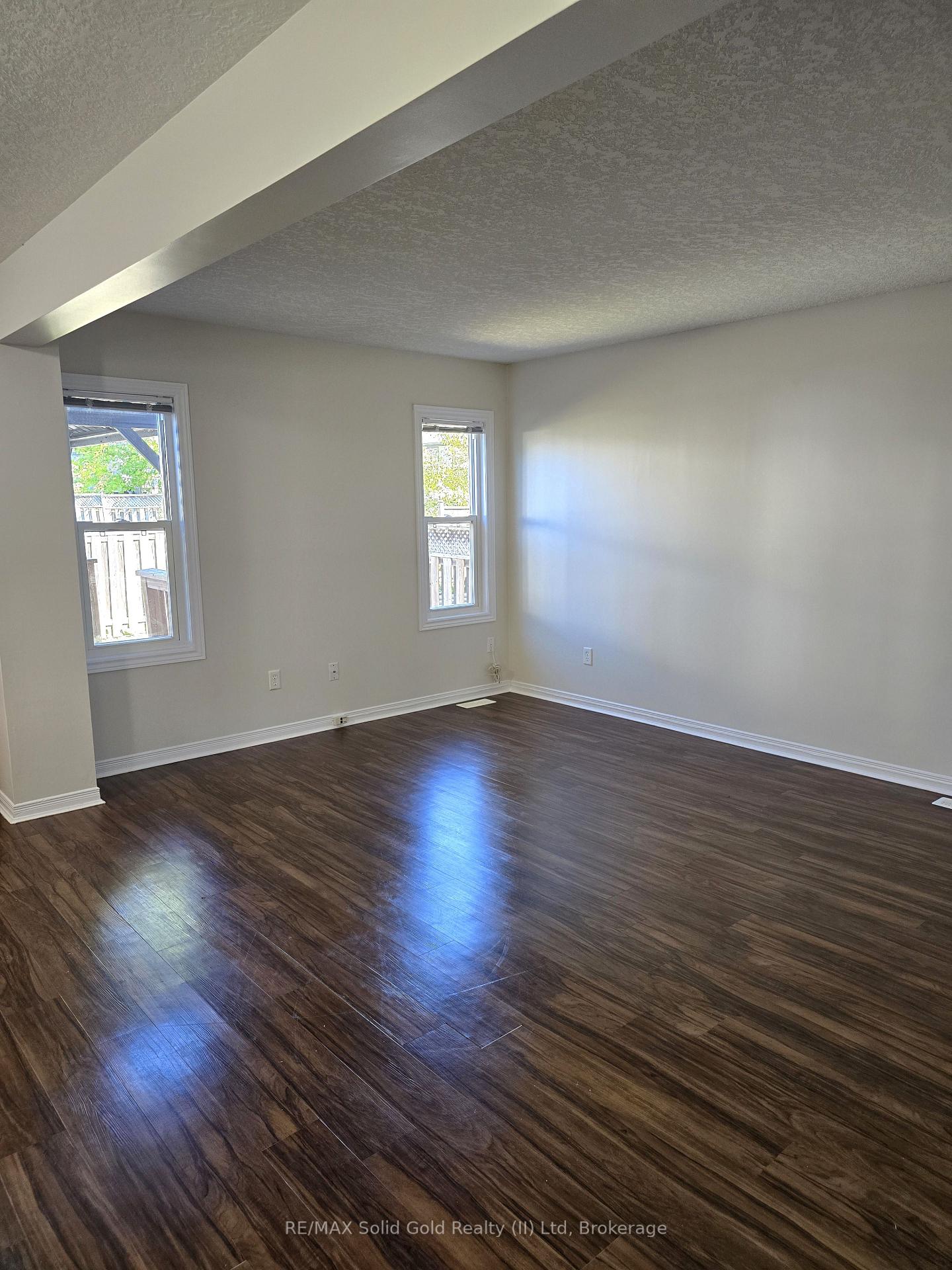 Photo 6 of 70 Dahlia Street, Kitchener — HOMEH