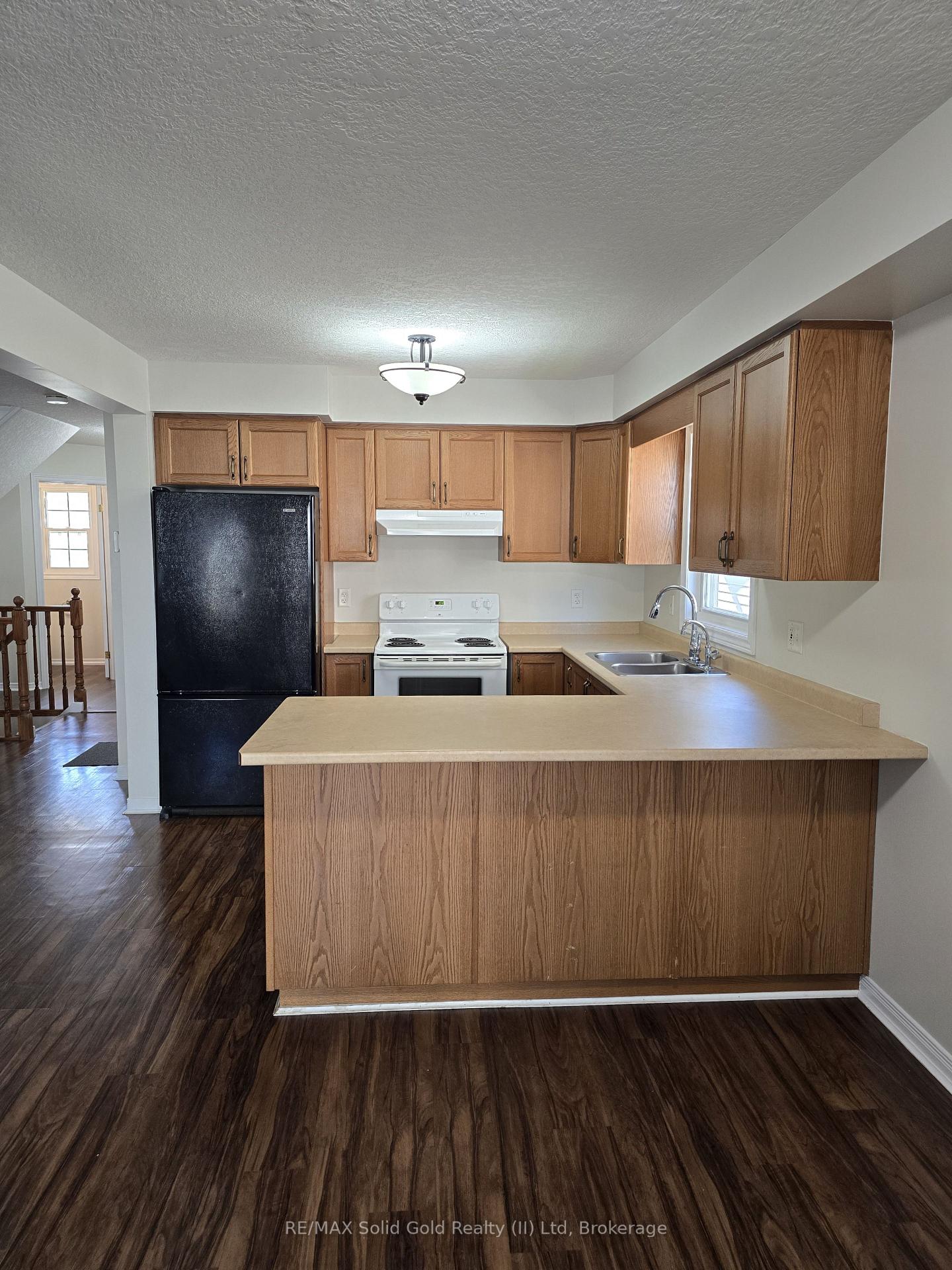 Photo 9 of 70 Dahlia Street, Kitchener — HOMEH