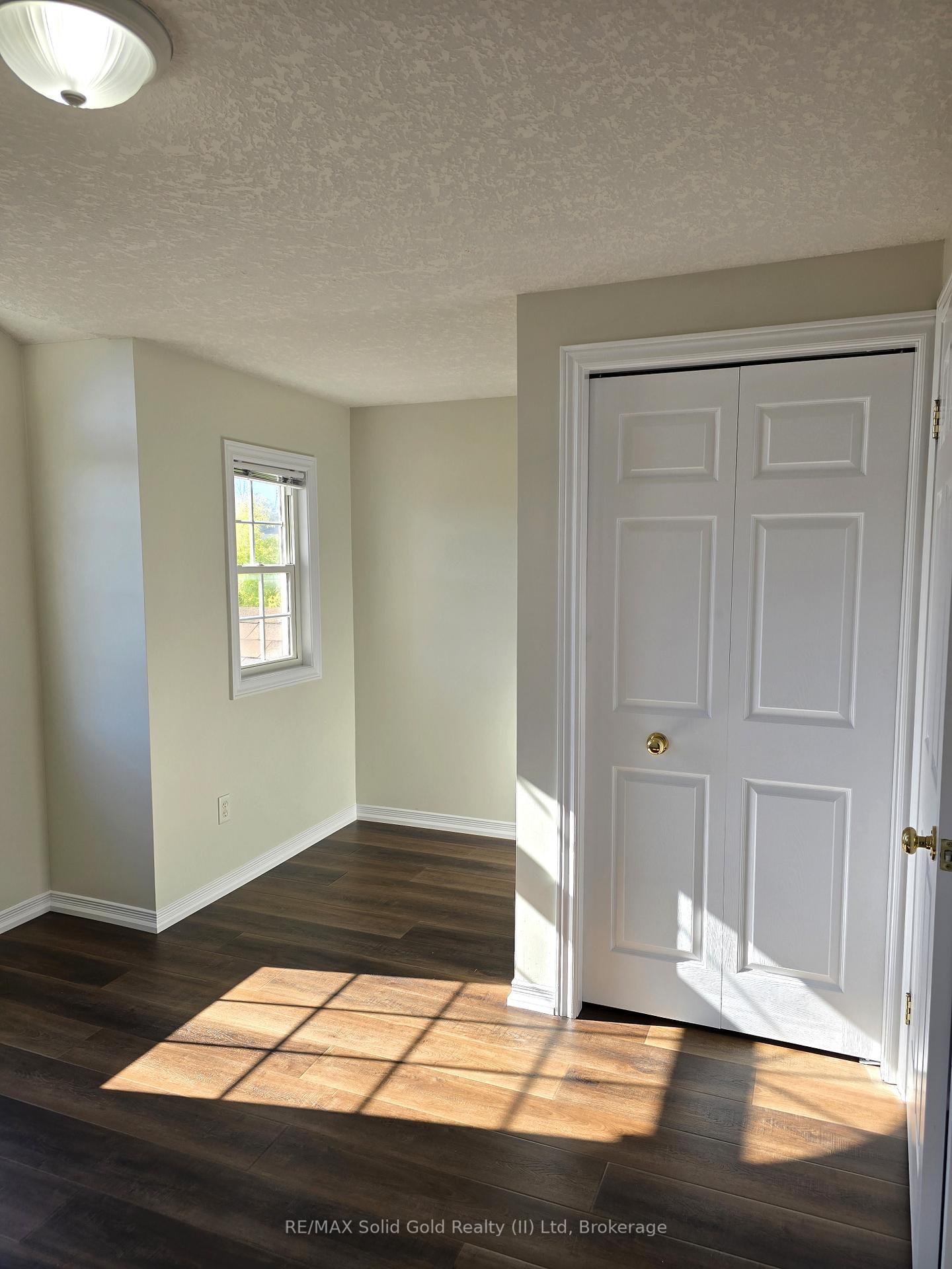 Photo 15 of 70 Dahlia Street, Kitchener — HOMEH