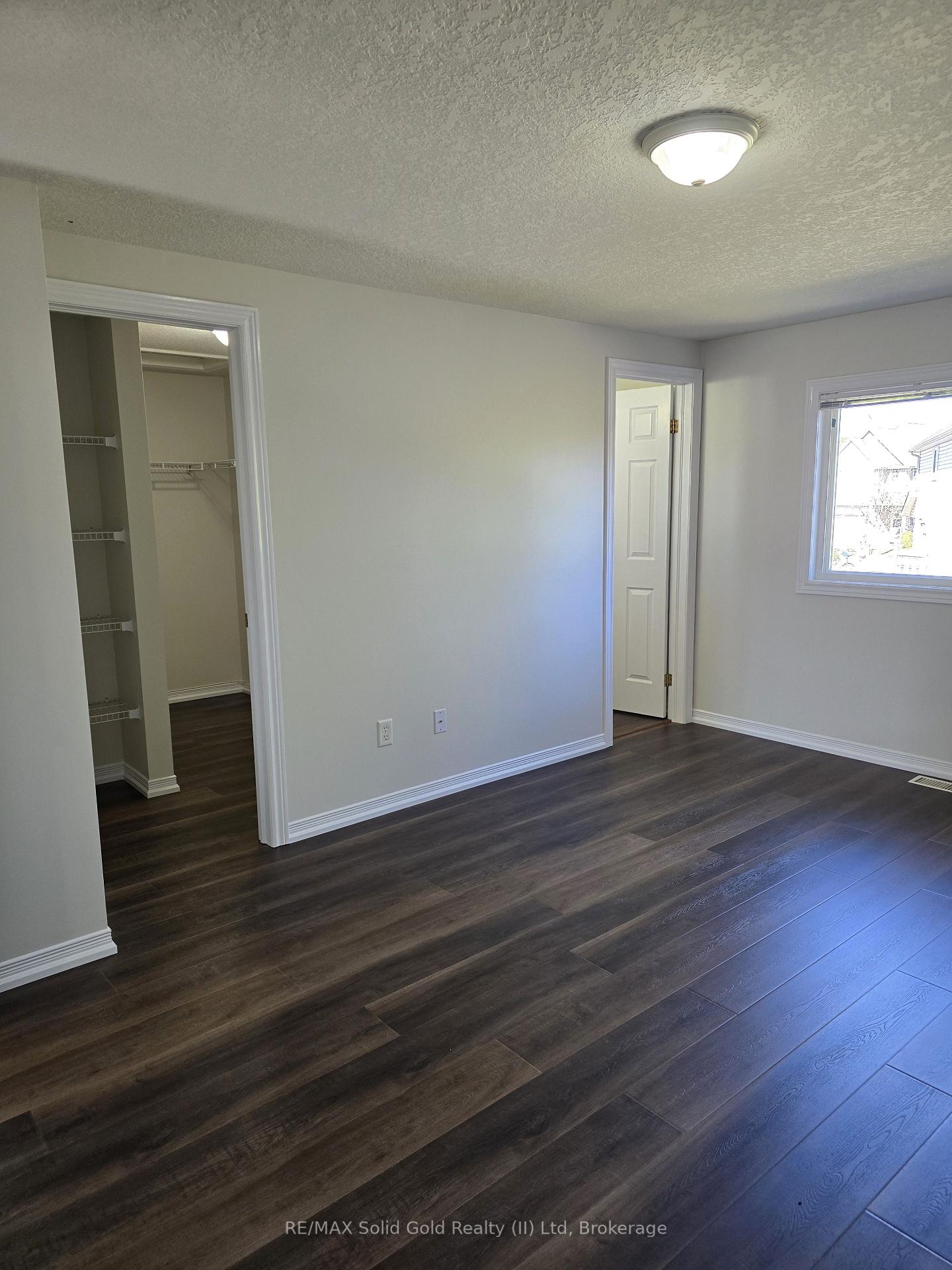 Photo 25 of 70 Dahlia Street, Kitchener — HOMEH