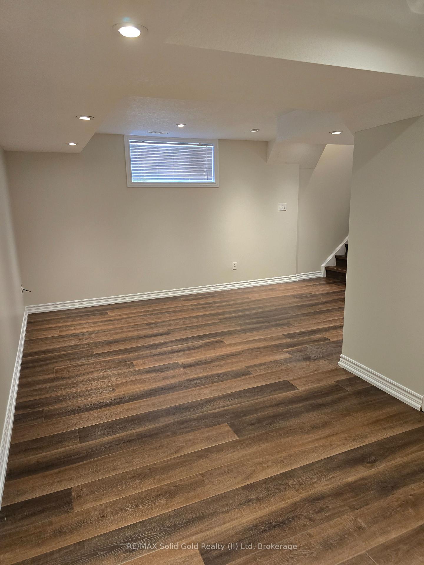 Photo 37 of 70 Dahlia Street, Kitchener — HOMEH
