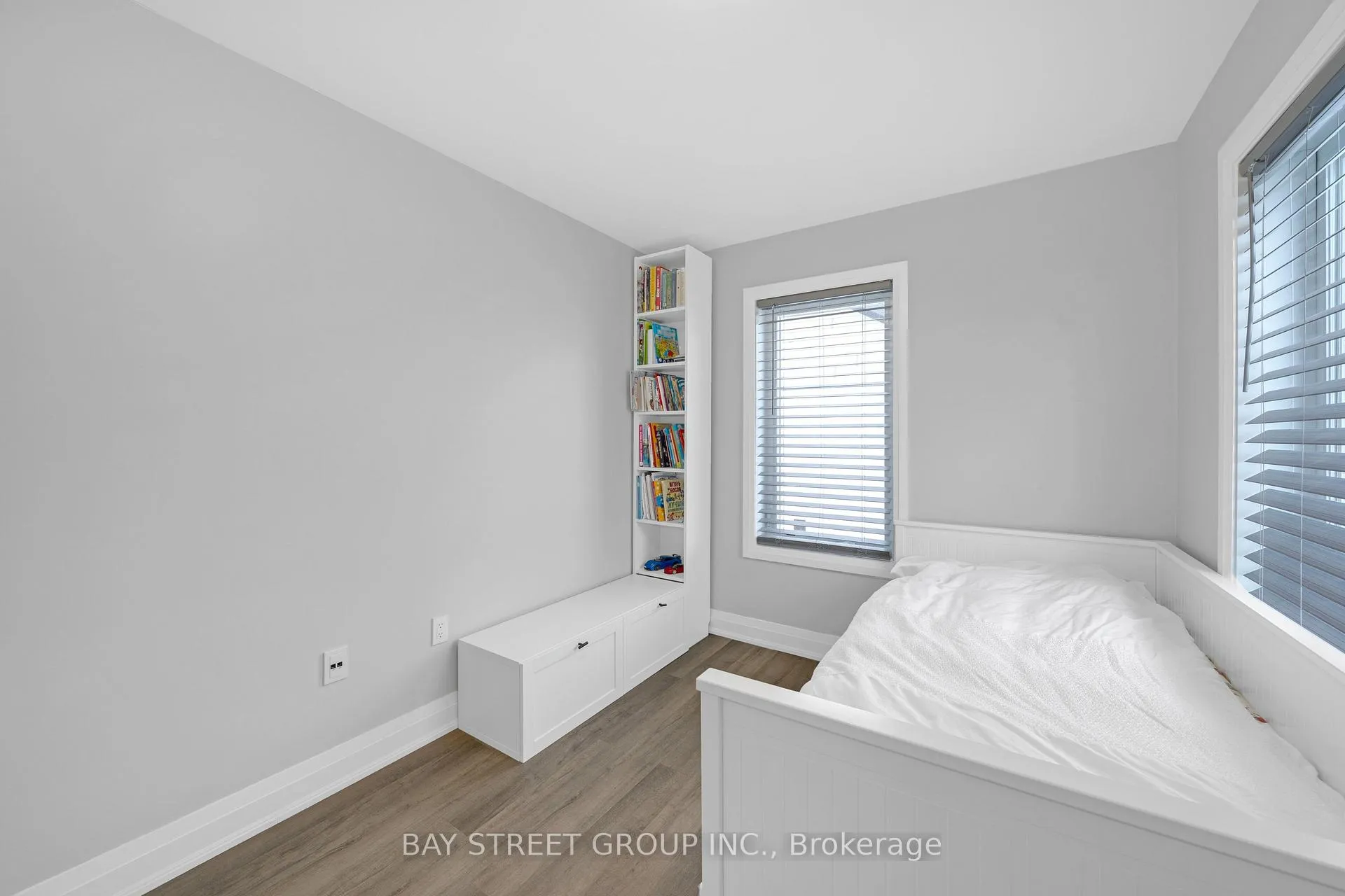 Photo 35 of 1 Stonehart Lane, Barrie, East Bayfield — HOMEH