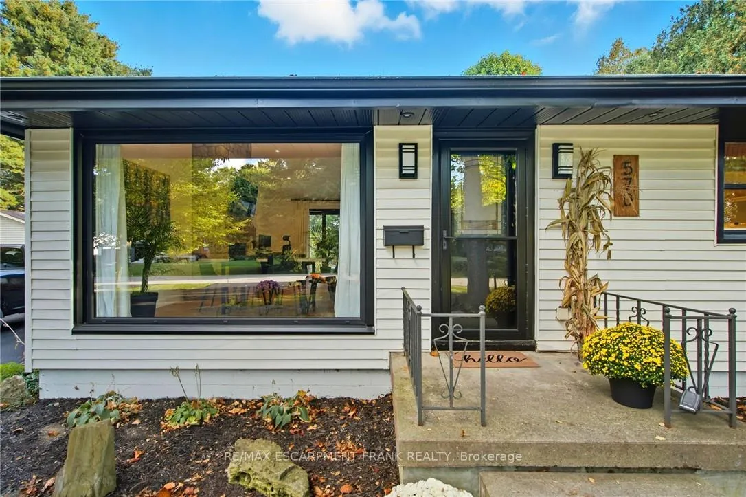 Photo 3 of 570 Westview Avenue, Hamilton, Ancaster — HOMEH