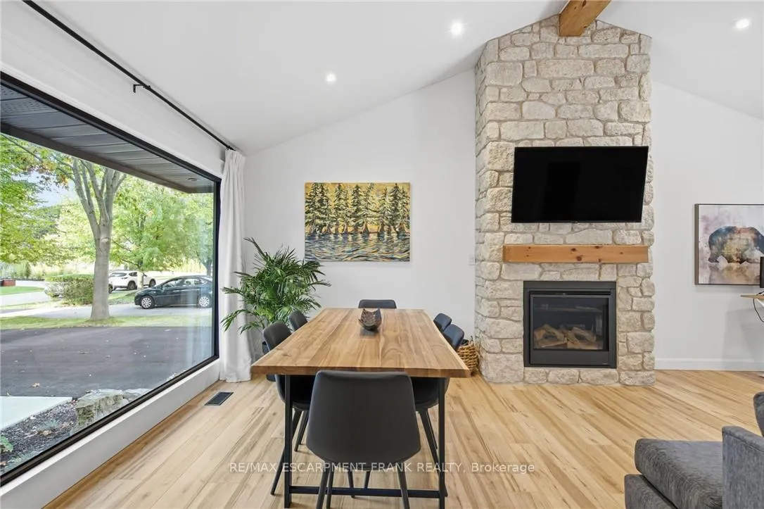 Photo 5 of 570 Westview Avenue, Hamilton, Ancaster — HOMEH