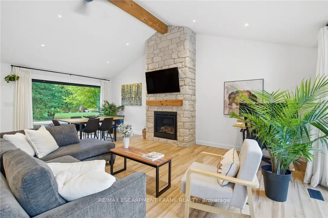Photo 10 of 570 Westview Avenue, Hamilton, Ancaster — HOMEH