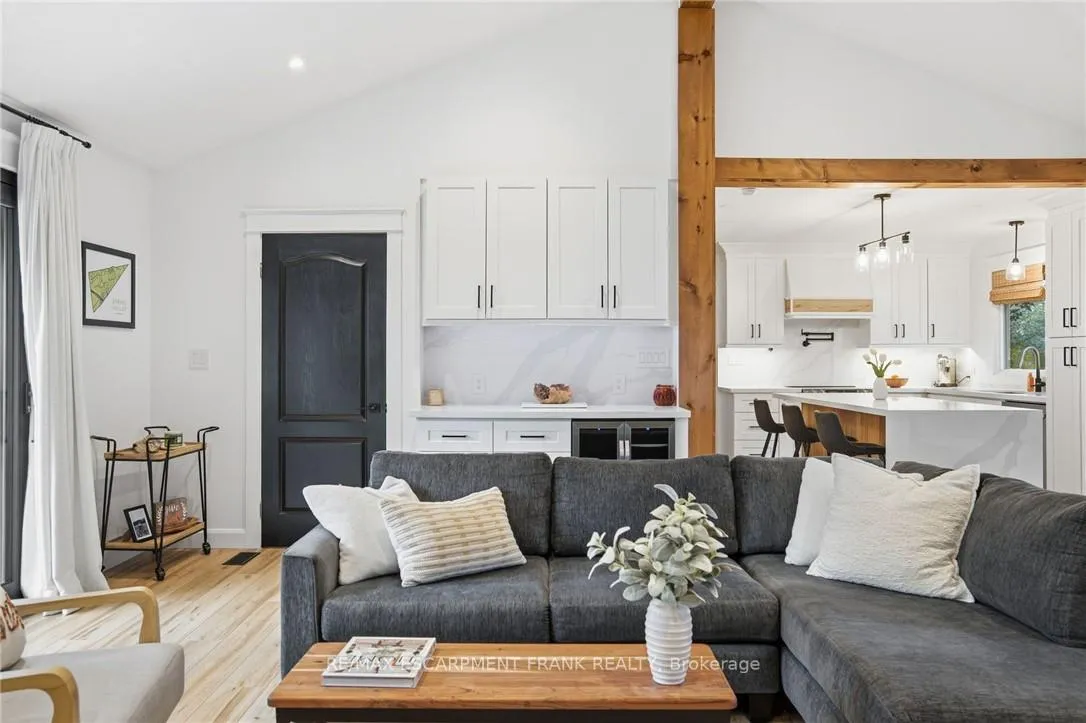 Photo 13 of 570 Westview Avenue, Hamilton, Ancaster — HOMEH