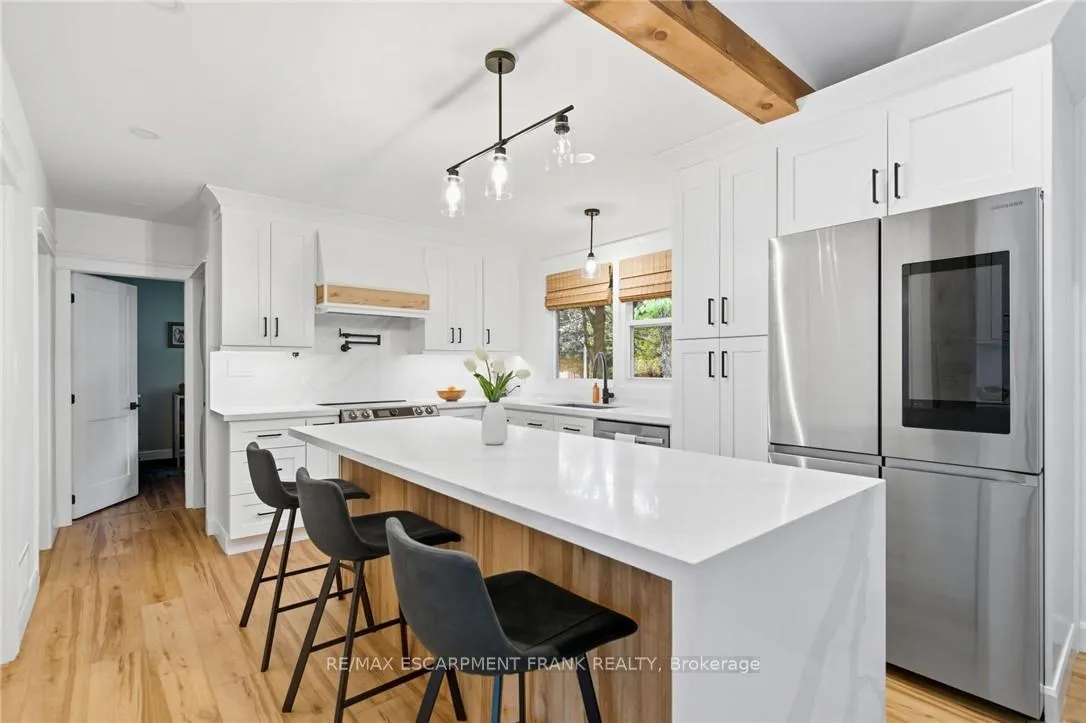 Photo 14 of 570 Westview Avenue, Hamilton, Ancaster — HOMEH