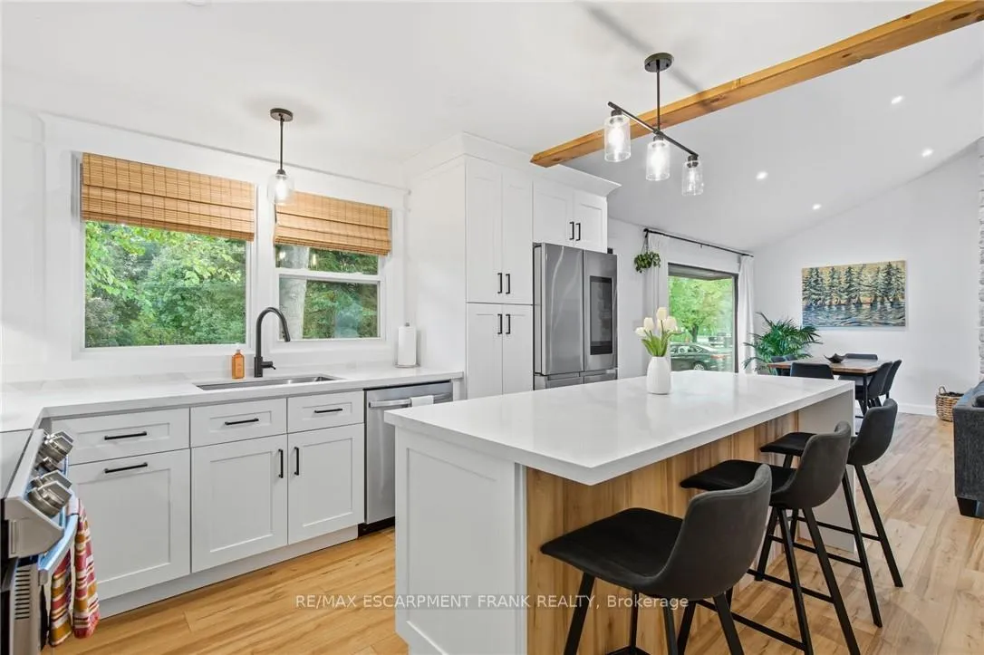 Photo 15 of 570 Westview Avenue, Hamilton, Ancaster — HOMEH