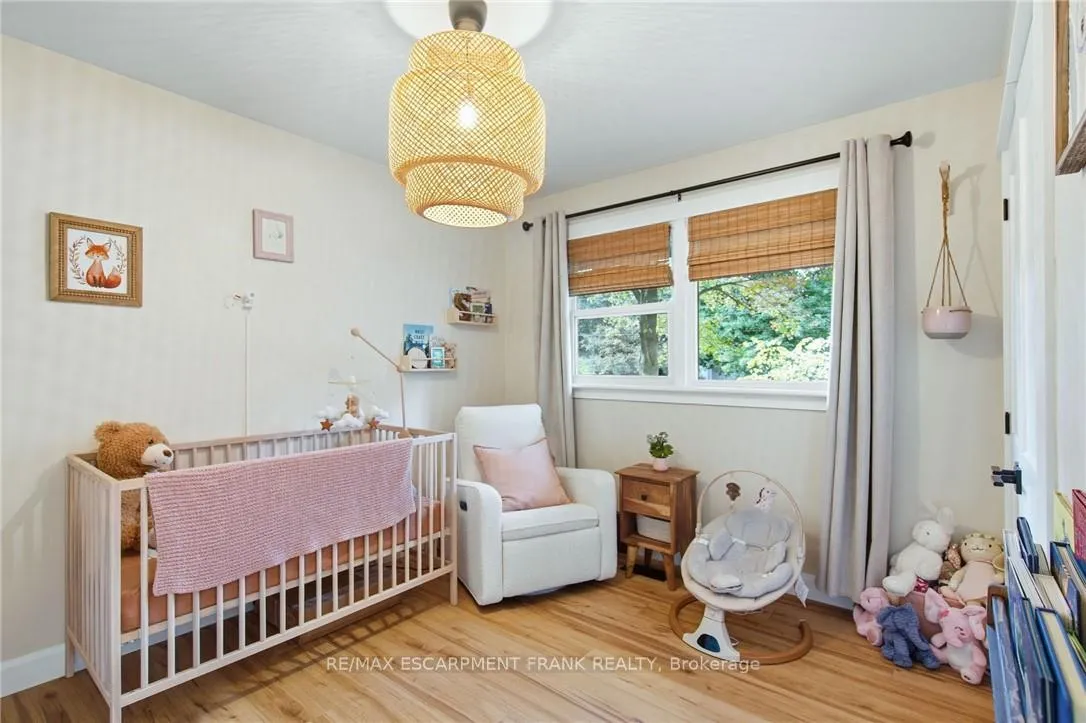 Photo 25 of 570 Westview Avenue, Hamilton, Ancaster — HOMEH