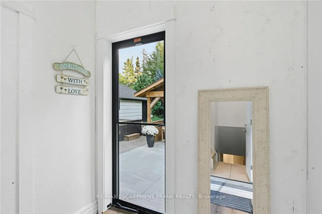Photo 27 of 570 Westview Avenue, Hamilton, Ancaster — HOMEH