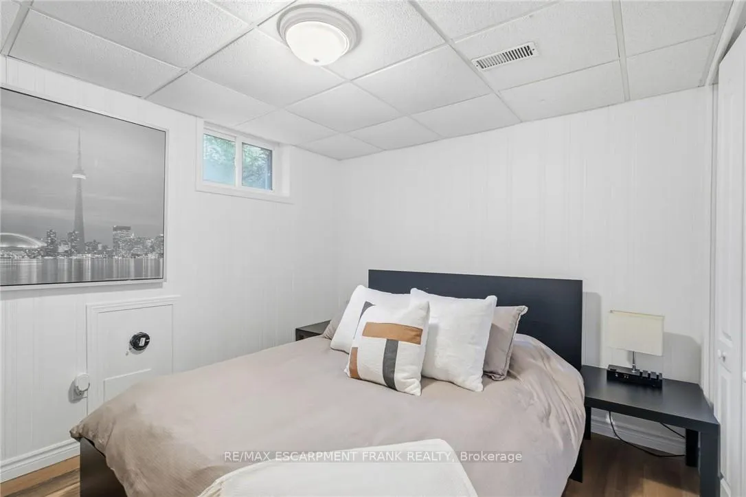 Photo 34 of 570 Westview Avenue, Hamilton, Ancaster — HOMEH