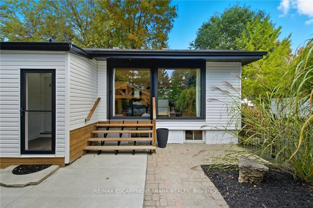 Photo 37 of 570 Westview Avenue, Hamilton, Ancaster — HOMEH