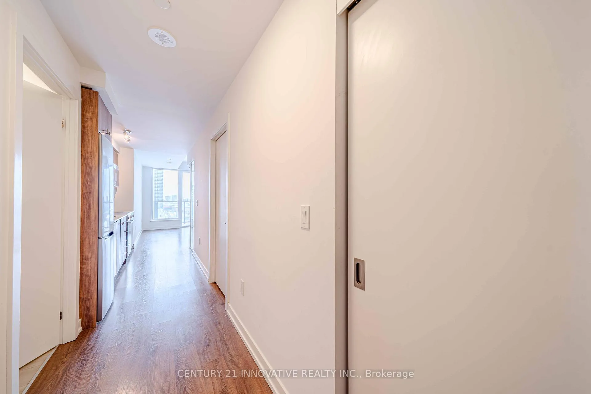 Photo 3 of Unit 1005, 15 Wellington Street S, Kitchener — HOMEH