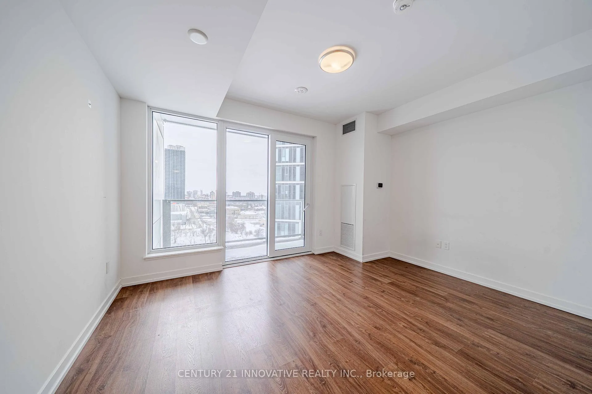 Photo 7 of Unit 1005, 15 Wellington Street S, Kitchener — HOMEH